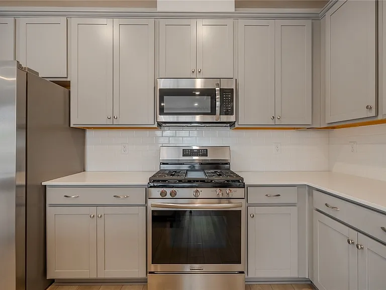 14 Loebner Ln — Photo 10
