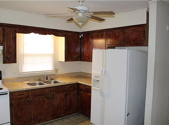 5th image of 2402-2404 Tinnell Ct