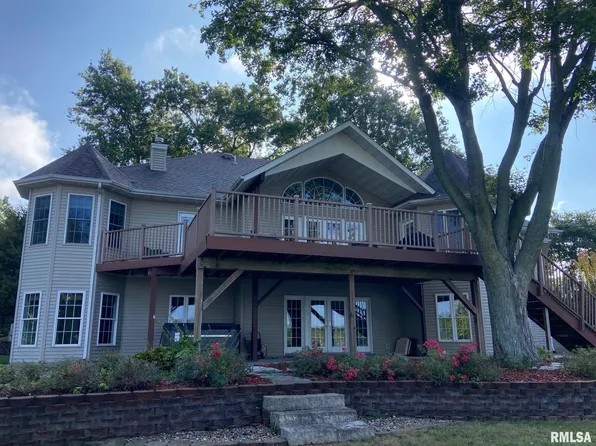 2419 Eastwood Dr, Taylorville, IL 62568