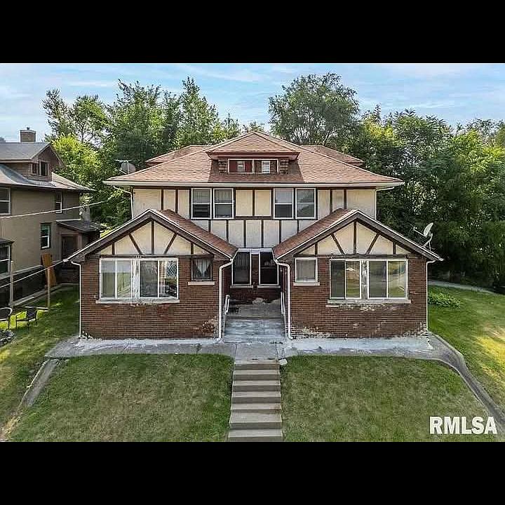 1st image of 806 Iowa St #804