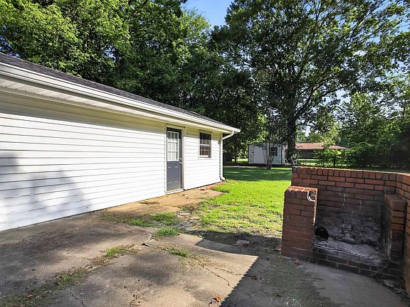 3rd image of 3151 Partridge Rd