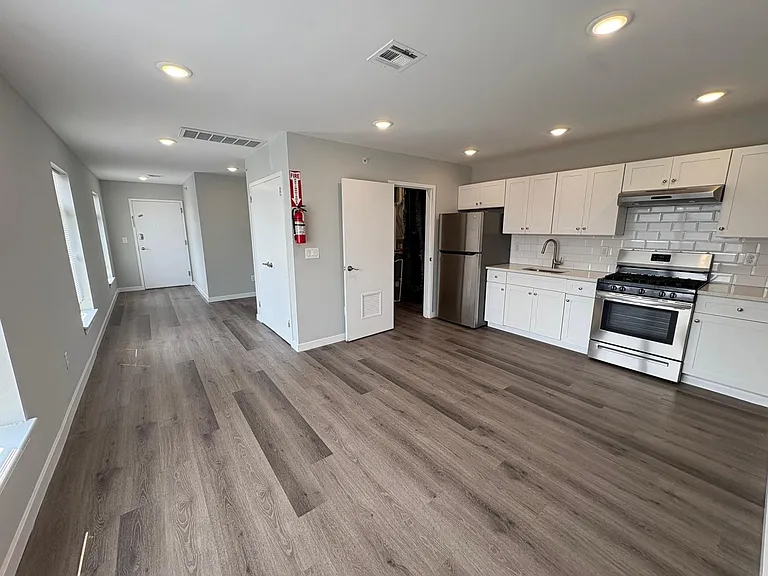 204 Rosa Parks Blvd #207 — Photo 3