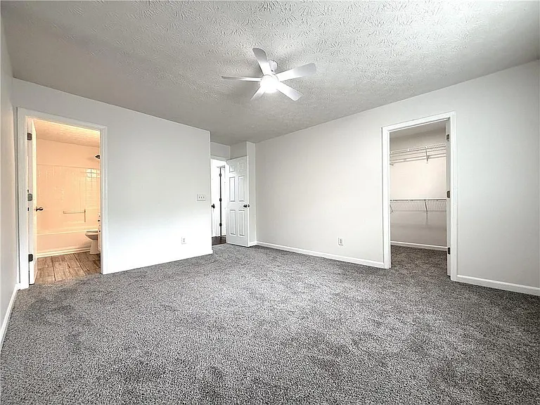 2150 Lexington Ln — Photo 12