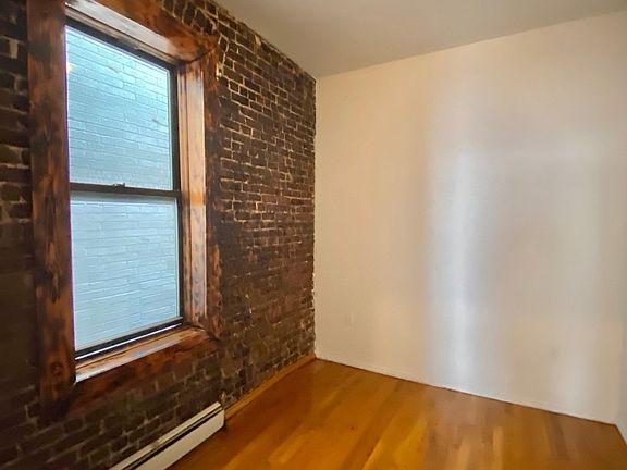 5th image of 449 W 37th St #5FWW