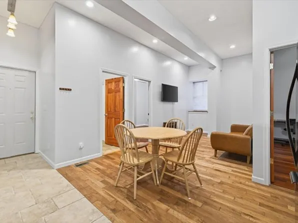 110 1/2 W 6th St, Bloomington, IN