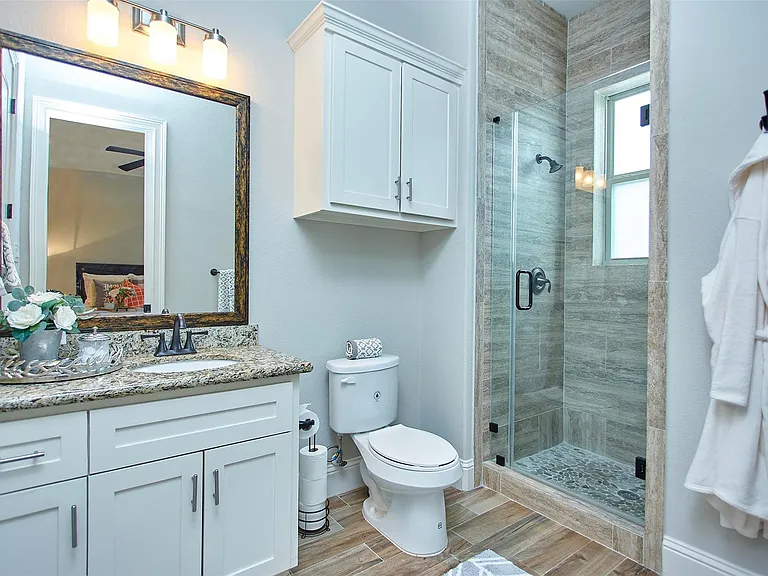 1126 W 16th St #F — Photo 26