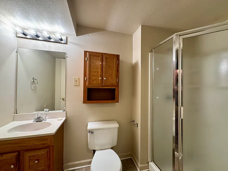 2404 S Holman Cir — Photo 23