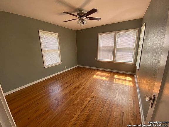 4th image of 319 Thorain Blvd