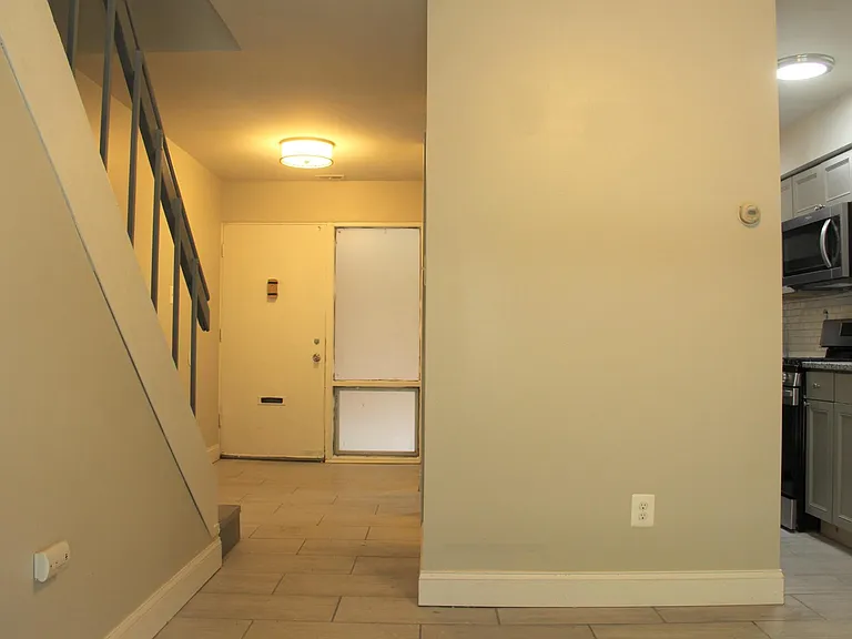 218 Centre Ave — Photo 26