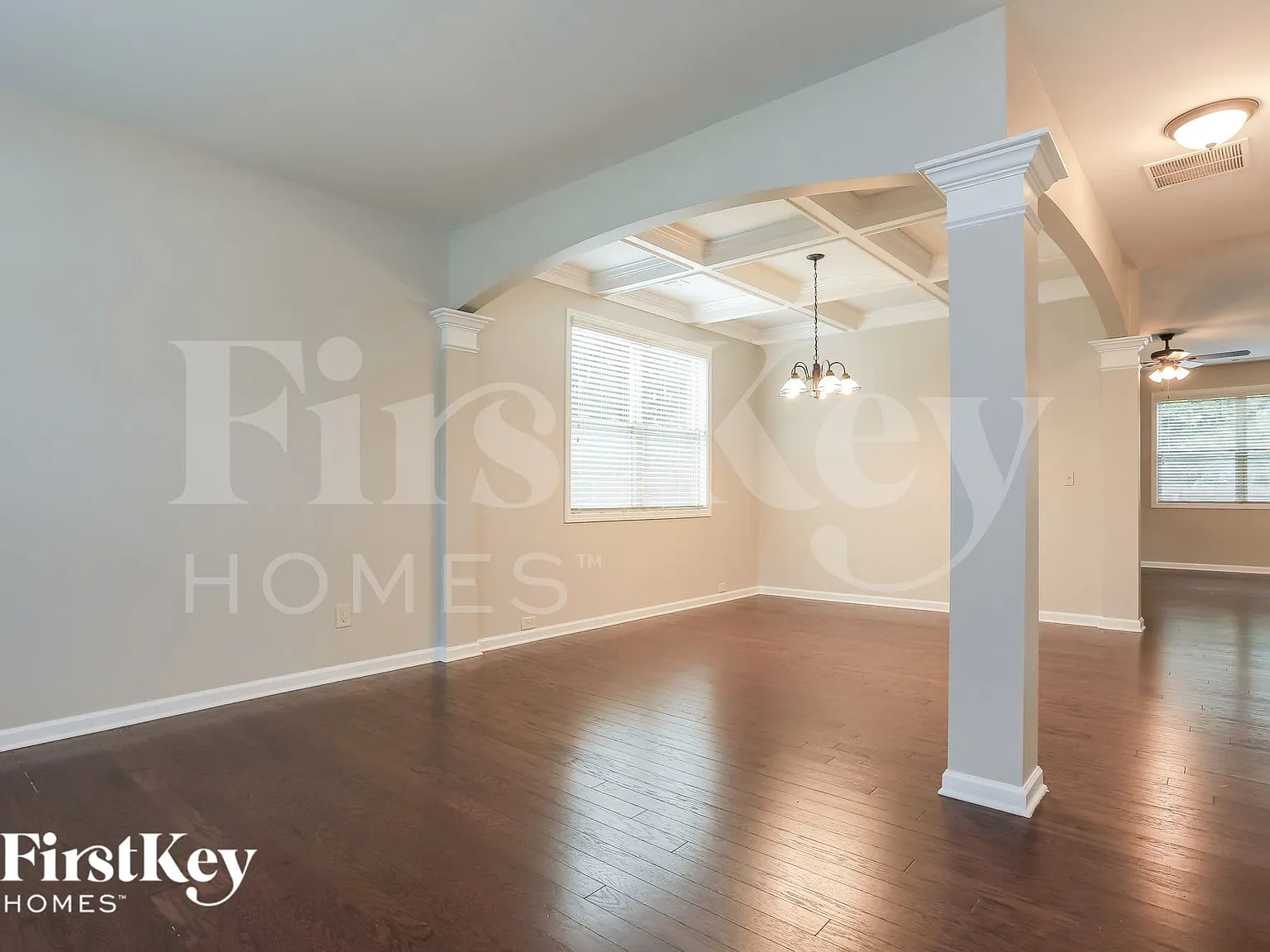 5 bed, 2.5 bath, 3068 sqft, $3,360 — Photo 3