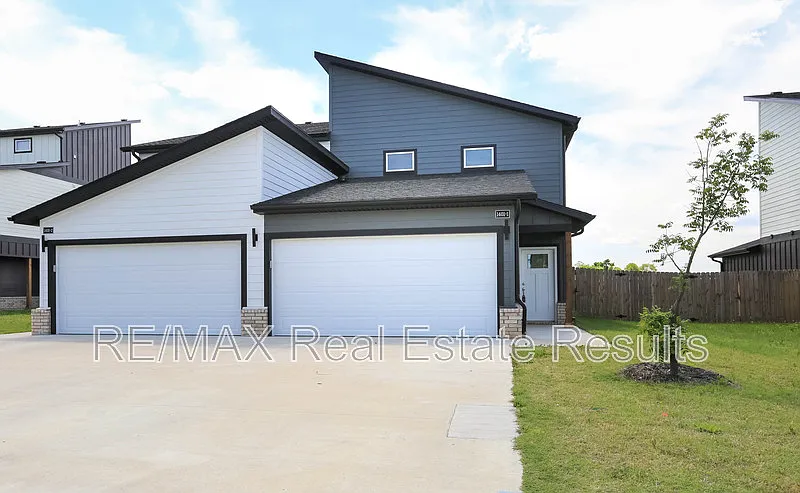 1401 Poigai Way #1