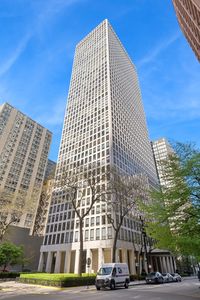 260 E Chestnut St APT 1706, Chicago, IL, 60611