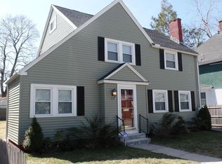 29 Trillium St, Springfield, MA 01108