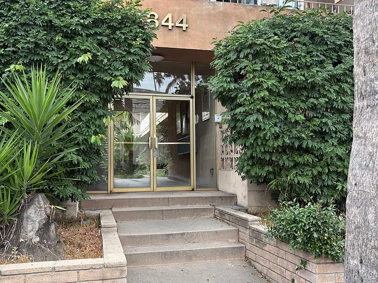 1844 Taft Ave #5 — Photo 1