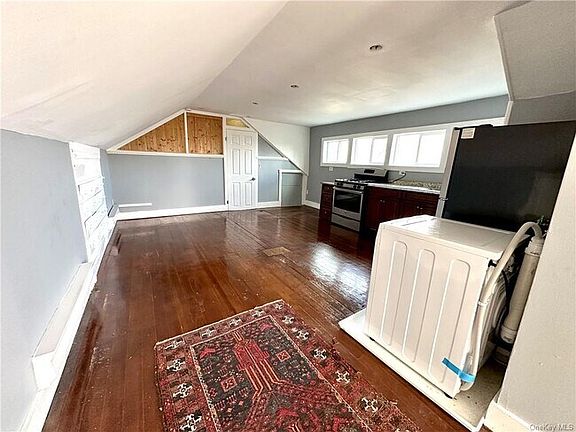 5th image of 32 South Blvd #1