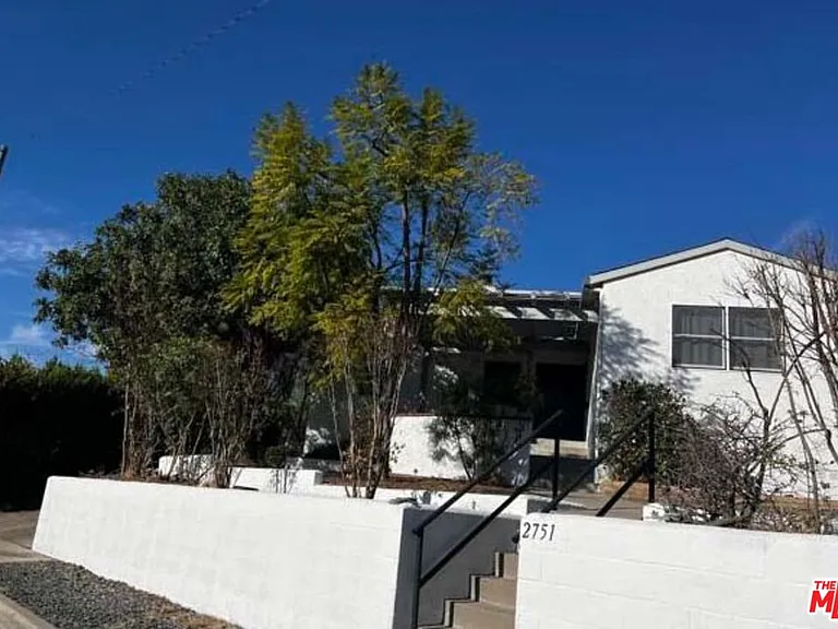 2751 Mary St — Photo 2