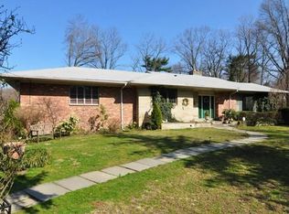 1398 Roosevelt Ave, Pelham, NY 10803