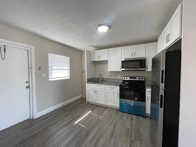 1205 Avenue K — Photo 6