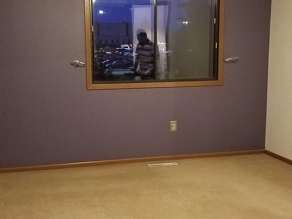 4th image of 12580 University Ave NW