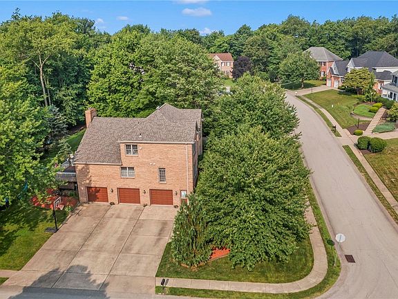 5th image of 601 Heritage Pl