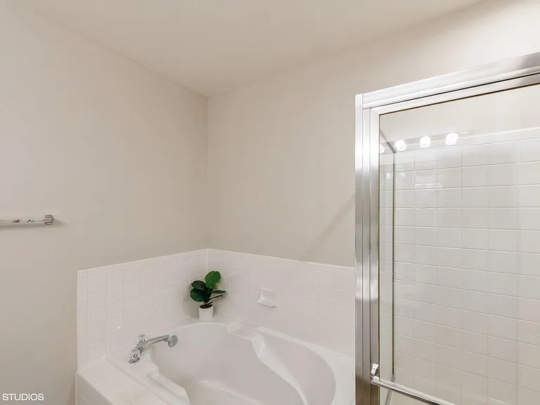 25340 Lake Mist Sq #301 — Photo 3