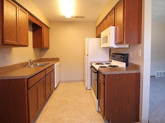 4th image of 870 Boston Way APT 4
