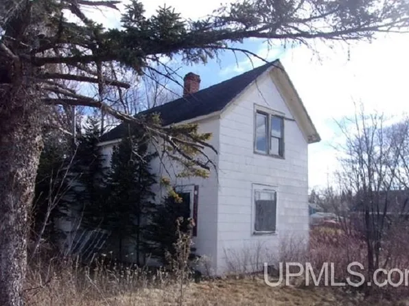 W4353 Cedar St, Nadeau, MI 49863