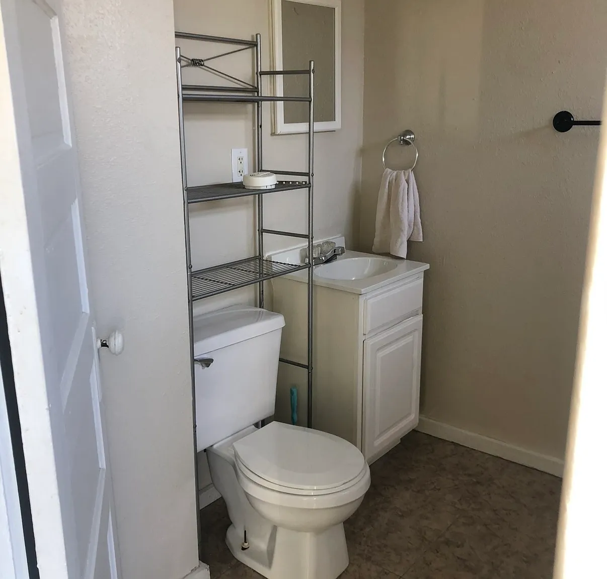 2 bed, 1140 sqft, $775 — Photo 2