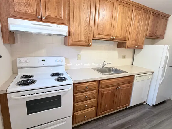 14 Dudley St APT 4, Arlington, MA 02476