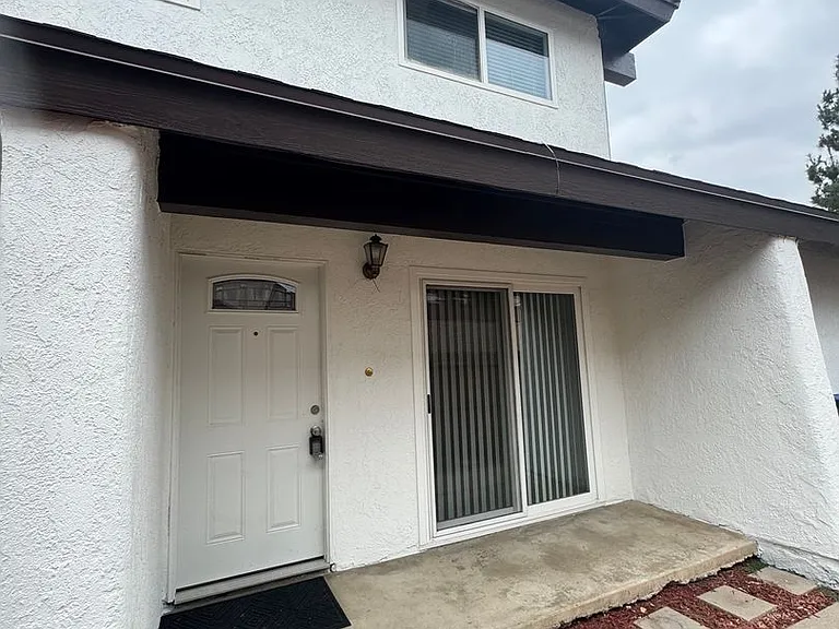 2210 & 2212 E Avalon Ave — Photo 3