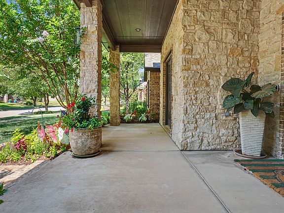 4th image of 3904 110th St