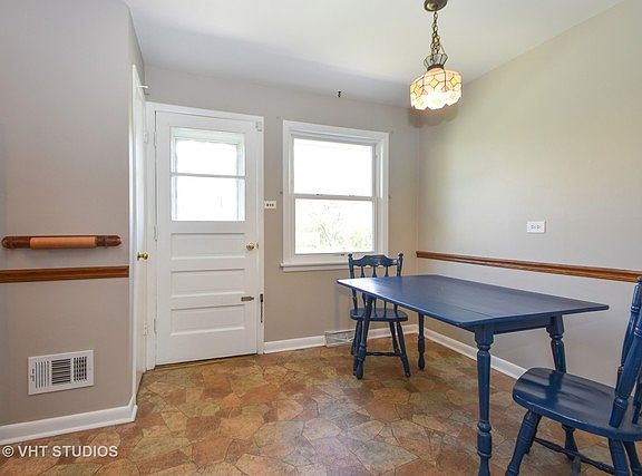 4th image of 20435 Greenwood Dr