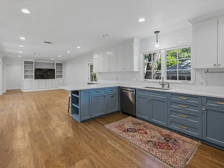 329 Eastwood Ave — Photo 15
