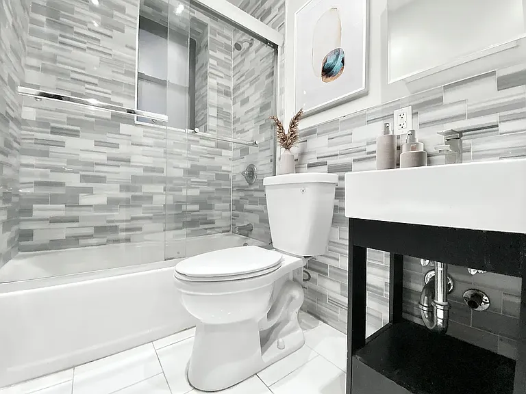 172 W 107th St #4R — Photo 5