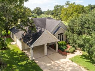 2246 Riverside Dr, West Columbia, TX 77486