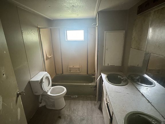 5th image of 405 Morelock St #1