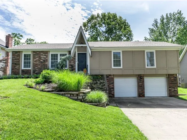 7139 Halsey St, Shawnee, KS 66216