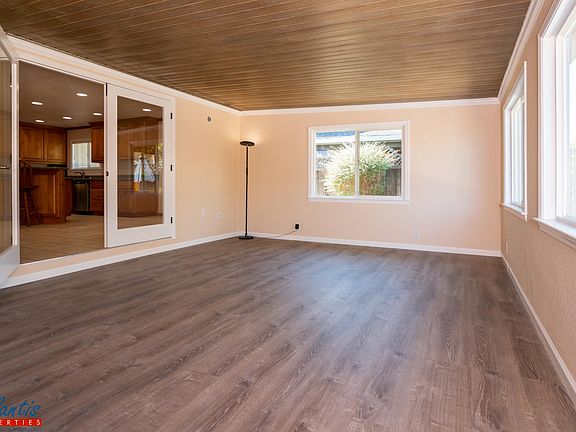 3rd image of 489 Safari Dr