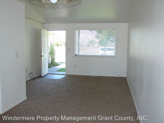 3rd image of 905/907 Ball Ct