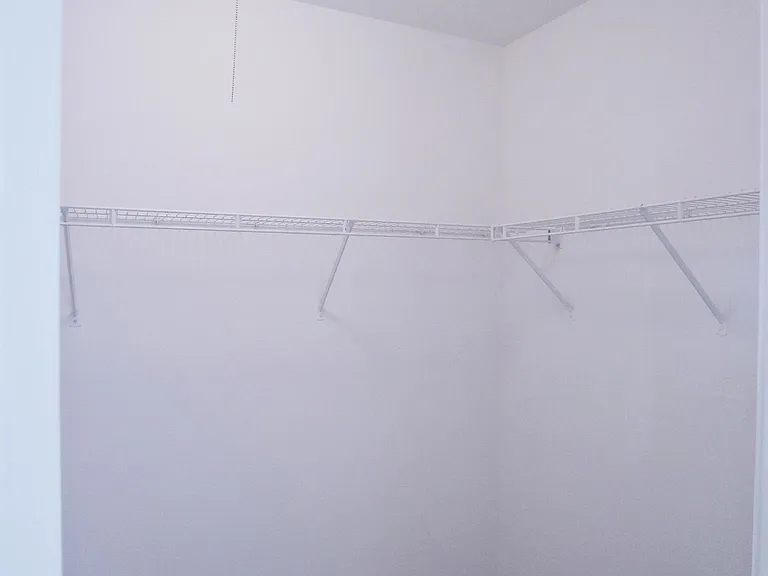 574 Woodcrest Dr — Photo 12