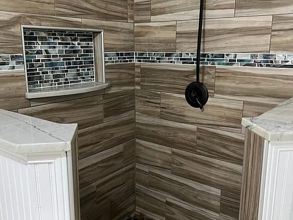 4th image of 311 Pitts Bayshore Dr #2