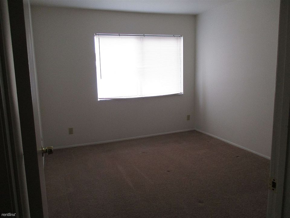 178 4th Ave. #10 8-5-16 001