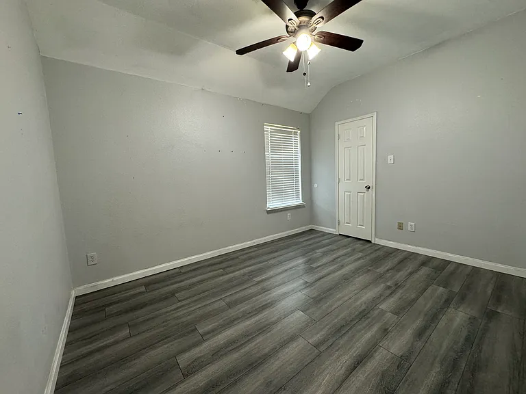 2303 Mackinac Dr — Photo 14