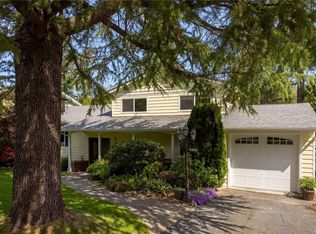 3405 Rolston Cres, Saanich, BC V8Z 4P2