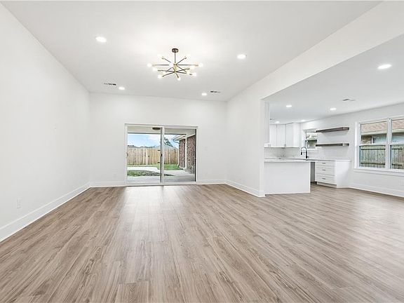 5th image of 7231 Camberley Dr