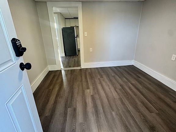 4th image of 21-23 Cedar St Unit 5