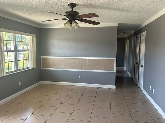 3rd image of 1101 Tangerine Cir