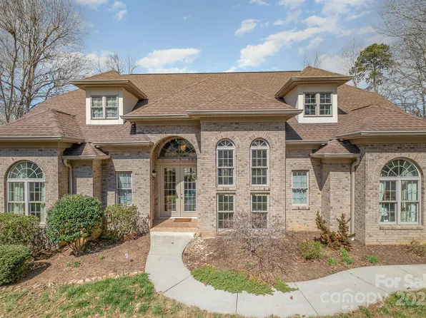 136 Winwood Cir, Granite Falls, NC 28630