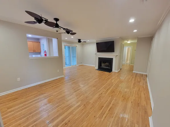 267 Steeplechase Ct, Woodbury, NJ 08096