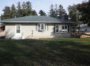 2584 Union Ave, Winthrop, IA 50682